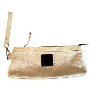 Kenneth Cole Clutch Wristlet Purse White Leather Inner Pockets Silver Zip Close